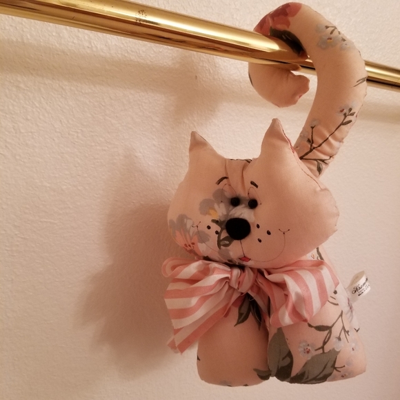 #1038C Stuffed Cat - Picture 6 of 11